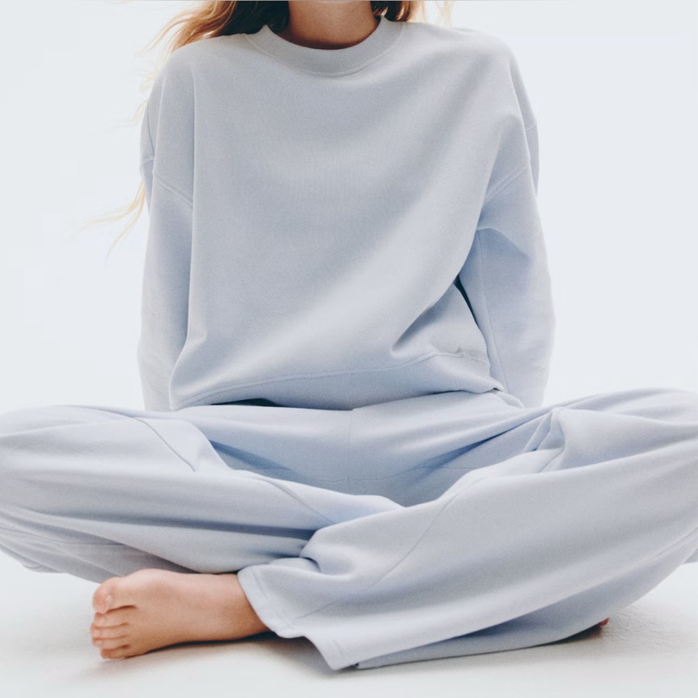 🩵 NWT 2 Pc Set H&M Powder Blue Sweatshirt and Wide Leg Sweatpants